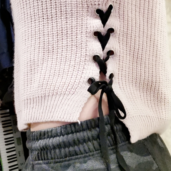 Cropped knitted sweater - Picture 2 of 2